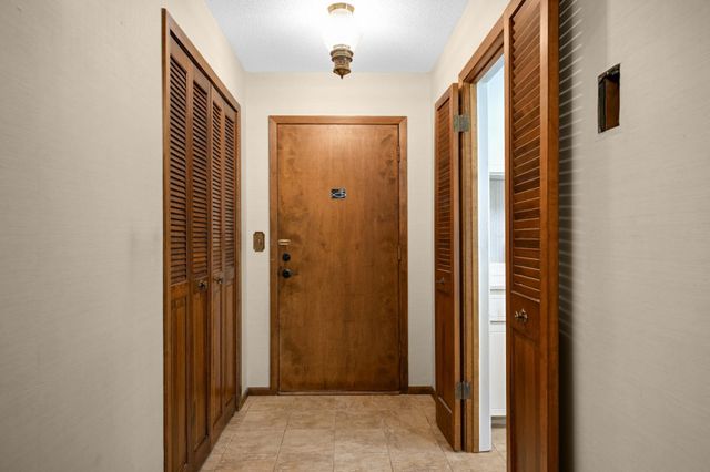 4380 Brookside Court 118, Edina, MN 55436