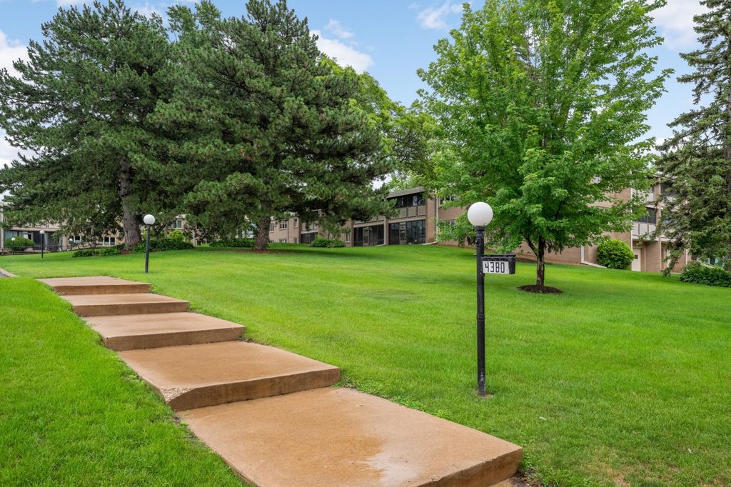 4380 Brookside Court 118, Edina, MN 55436 — photo 3