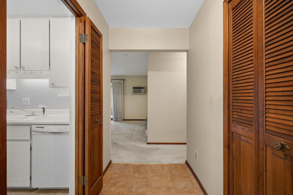 4380 Brookside Court 118, Edina, MN 55436 — photo 5