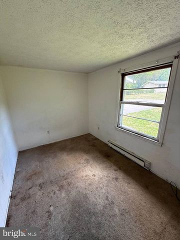 21 ROBSHIRE, Huntingtown, MD 20639
