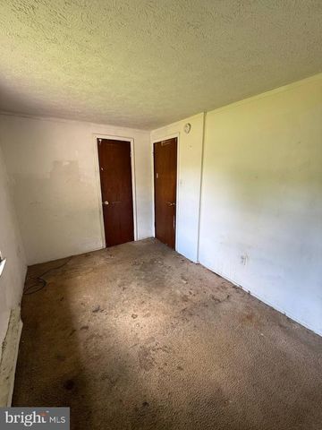 21 ROBSHIRE, Huntingtown, MD 20639