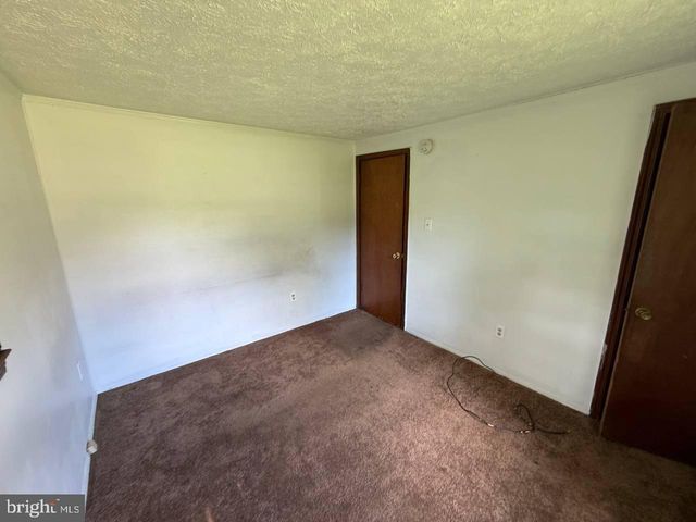 21 ROBSHIRE, Huntingtown, MD 20639