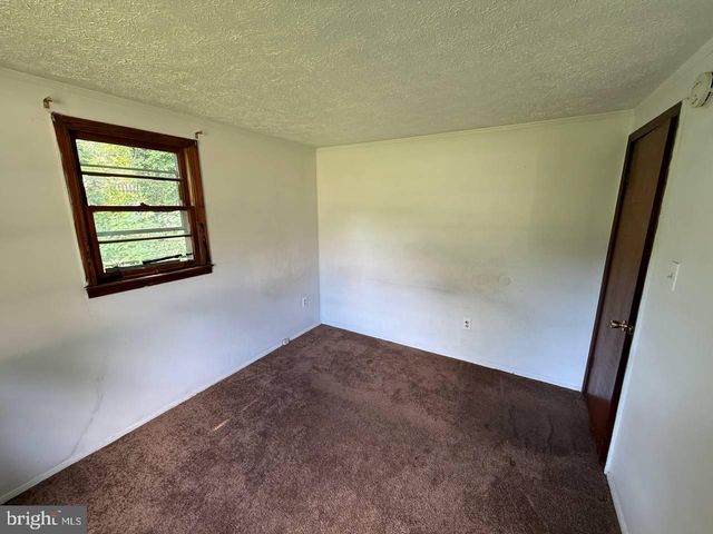 21 ROBSHIRE, Huntingtown, MD 20639