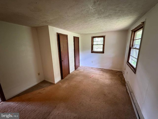 21 ROBSHIRE, Huntingtown, MD 20639