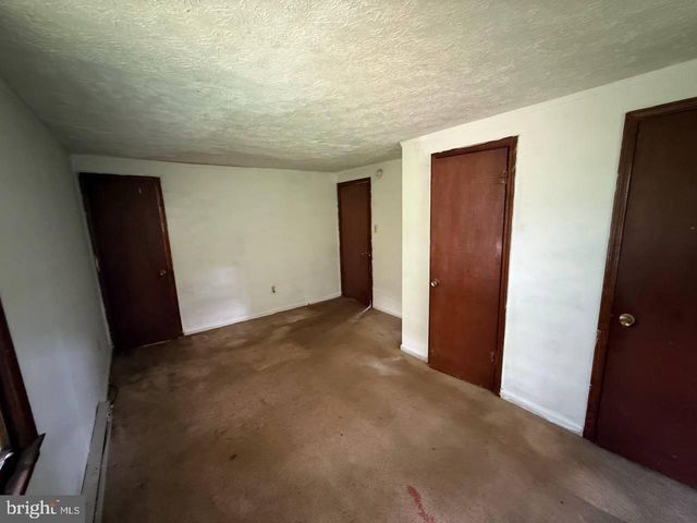 21 ROBSHIRE, Huntingtown, MD 20639