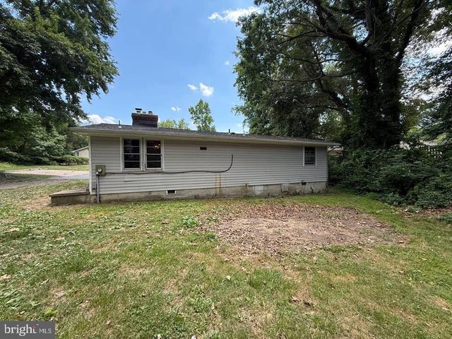 21 ROBSHIRE, Huntingtown, MD 20639