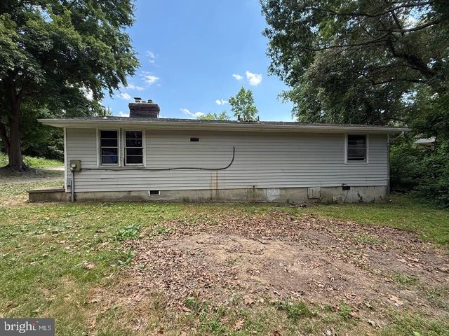 21 ROBSHIRE, Huntingtown, MD 20639
