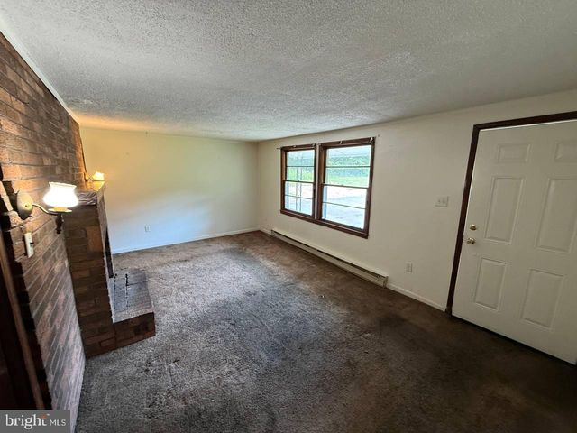 21 ROBSHIRE, Huntingtown, MD 20639