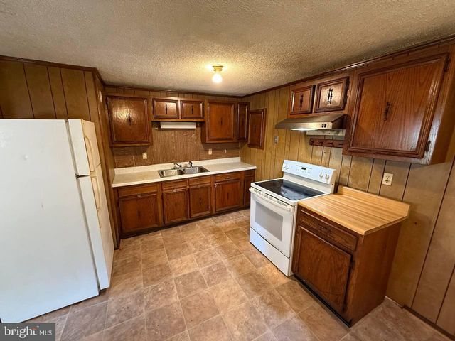 21 ROBSHIRE, Huntingtown, MD 20639