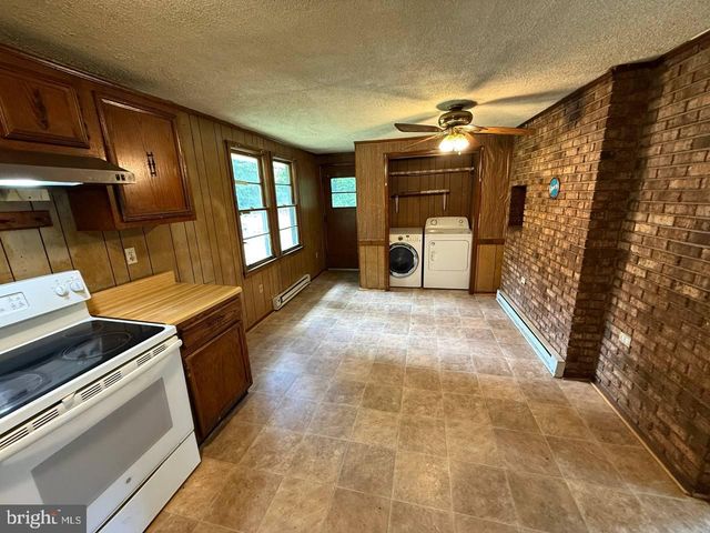 21 ROBSHIRE, Huntingtown, MD 20639