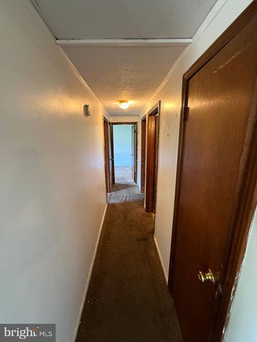 21 ROBSHIRE, Huntingtown, MD 20639