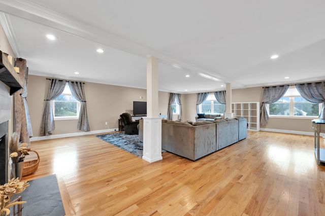 25 Riverview Circle, Litchfield, NH 03052