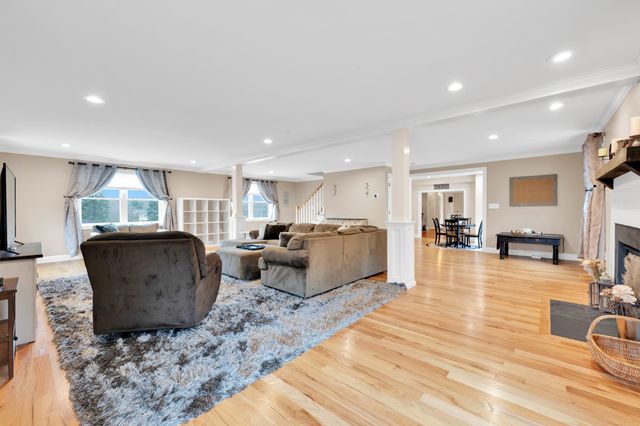 25 Riverview Circle, Litchfield, NH 03052