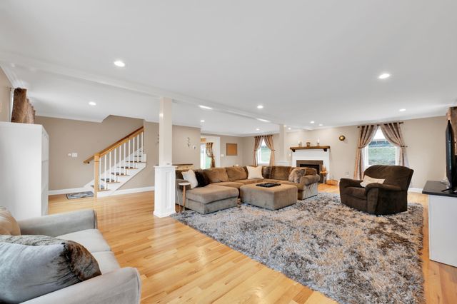 25 Riverview Circle, Litchfield, NH 03052