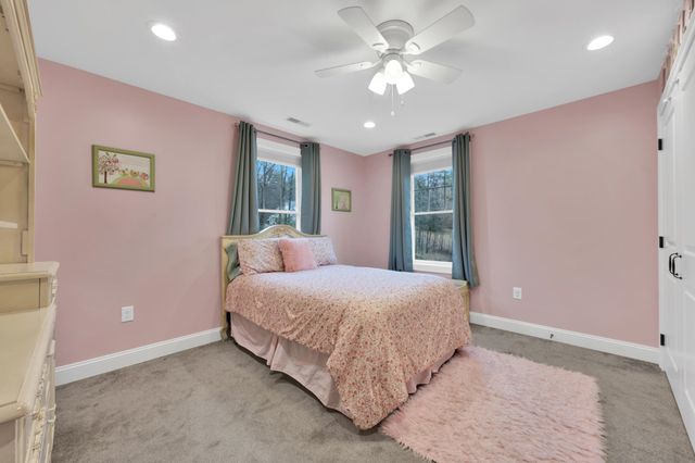 25 Riverview Circle, Litchfield, NH 03052