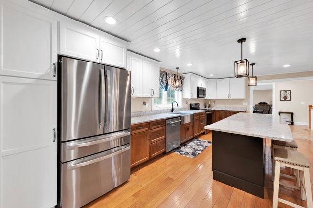 25 Riverview Circle, Litchfield, NH 03052