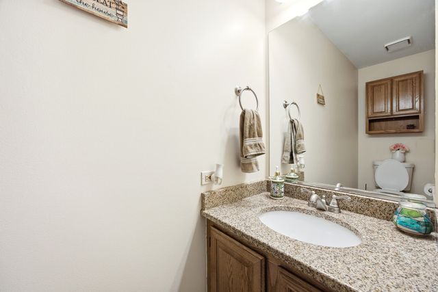 6061 Golfview Drive, Gurnee, IL 60031