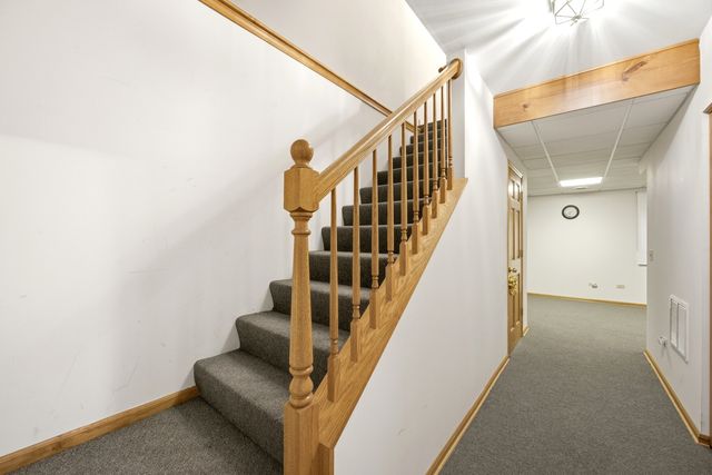 6061 Golfview Drive, Gurnee, IL 60031