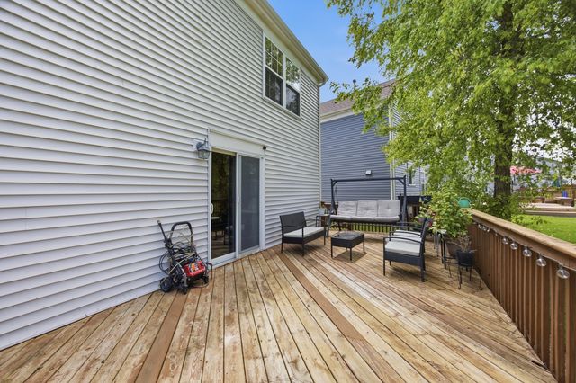 6061 Golfview Drive, Gurnee, IL 60031