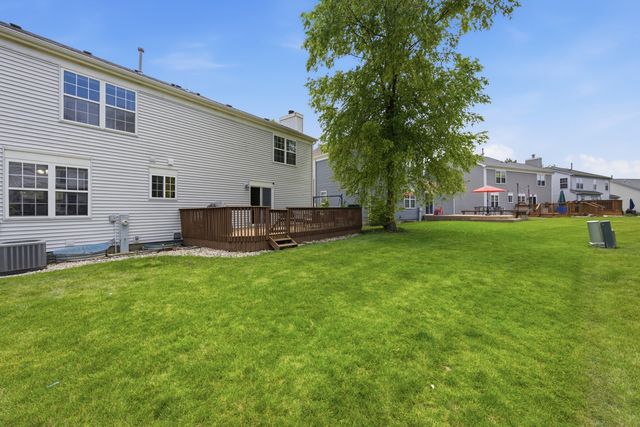 6061 Golfview Drive, Gurnee, IL 60031