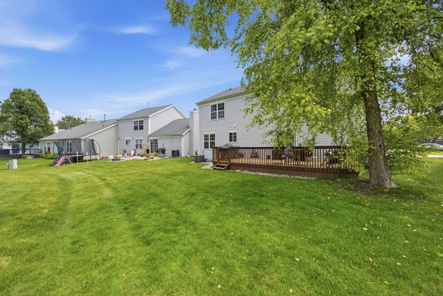 6061 Golfview Drive, Gurnee, IL 60031