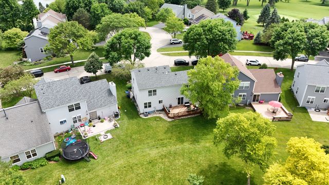 6061 Golfview Drive, Gurnee, IL 60031