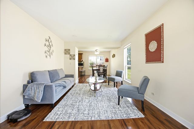 6061 Golfview Drive, Gurnee, IL 60031