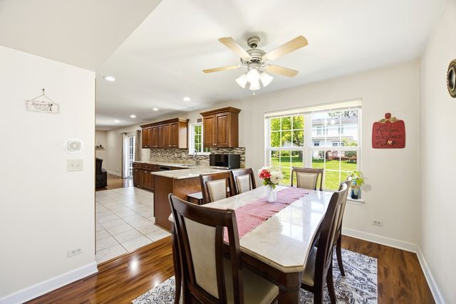6061 Golfview Drive, Gurnee, IL 60031