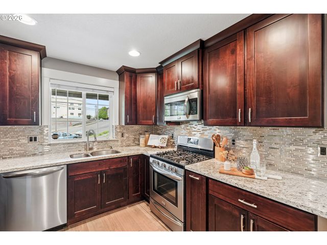 8545 N ARGYLE Way, Portland, OR 97217