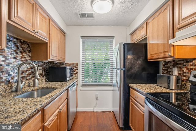8621 KENOSHA CT, Lorton, VA 22079