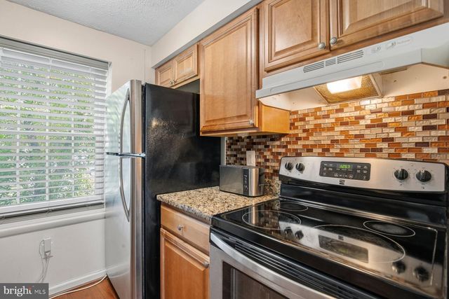 8621 KENOSHA CT, Lorton, VA 22079