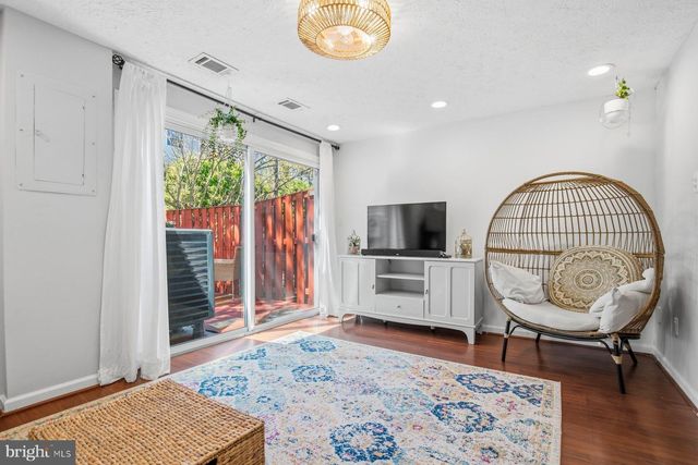 8621 KENOSHA CT, Lorton, VA 22079