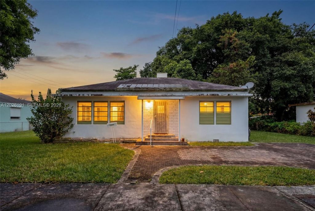 1279 NW 41st St, Miami, FL 33142