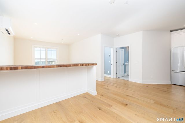 185 Main Street 305, East Lyme, CT 06357