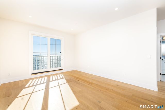 185 Main Street 305, East Lyme, CT 06357