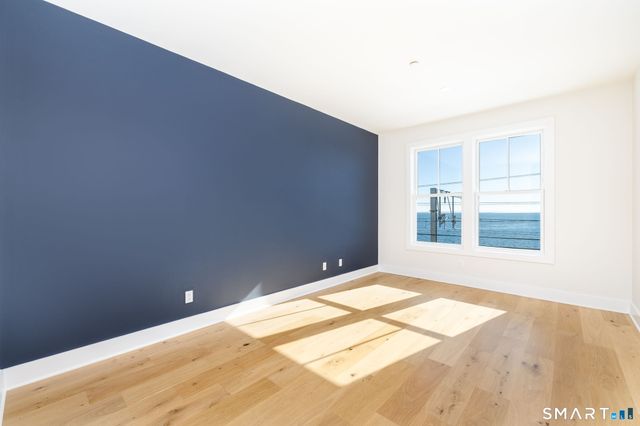 185 Main Street 305, East Lyme, CT 06357