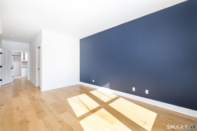 185 Main Street 305, East Lyme, CT 06357