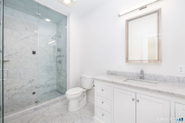 185 Main Street 305, East Lyme, CT 06357