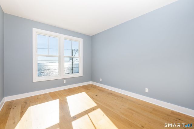 185 Main Street 305, East Lyme, CT 06357