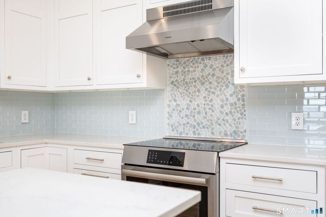 185 Main Street 305, East Lyme, CT 06357