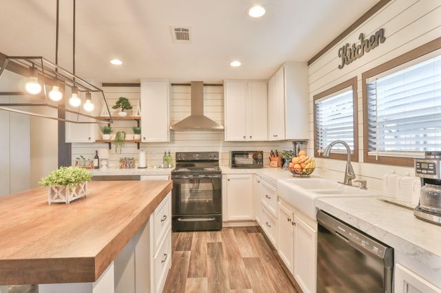 15211 Linda Lane, Santa Fe, TX 77517