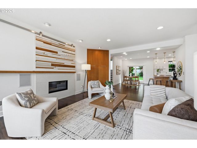 2667 Nw Birkendene St, Portland, OR 97229