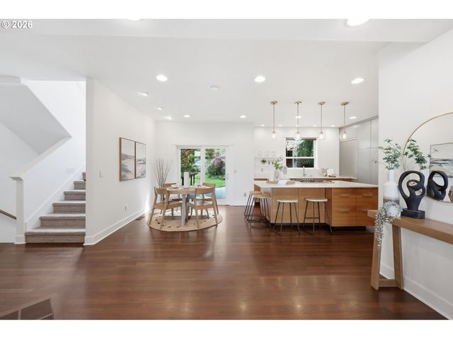 2667 Nw Birkendene St, Portland, OR 97229