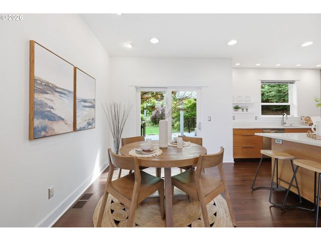 2667 Nw Birkendene St, Portland, OR 97229