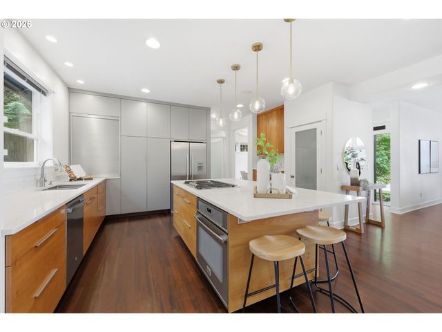 2667 Nw Birkendene St, Portland, OR 97229