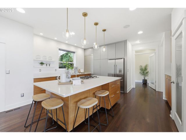 2667 Nw Birkendene St, Portland, OR 97229