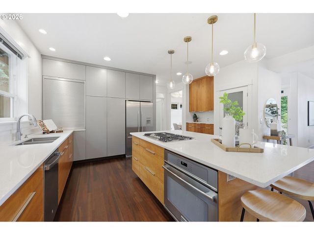 2667 Nw Birkendene St, Portland, OR 97229