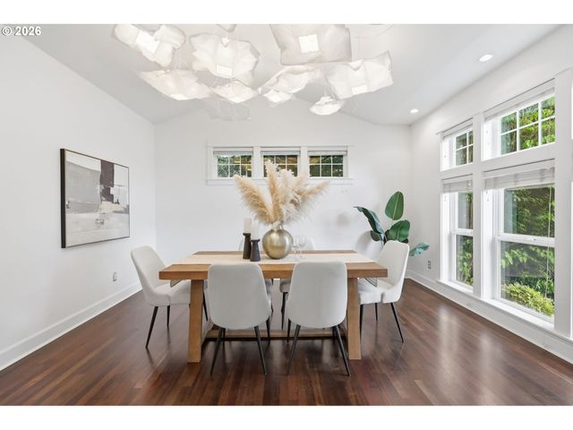 2667 Nw Birkendene St, Portland, OR 97229