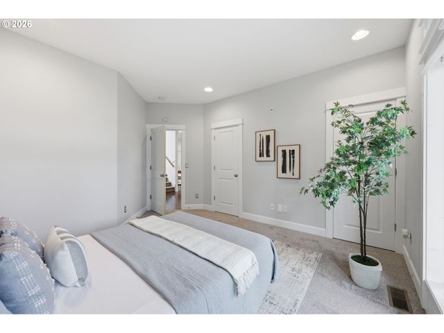 2667 Nw Birkendene St, Portland, OR 97229