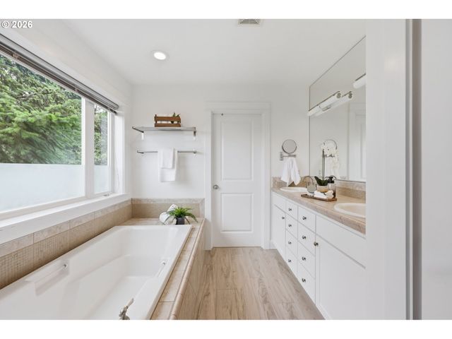 2667 Nw Birkendene St, Portland, OR 97229